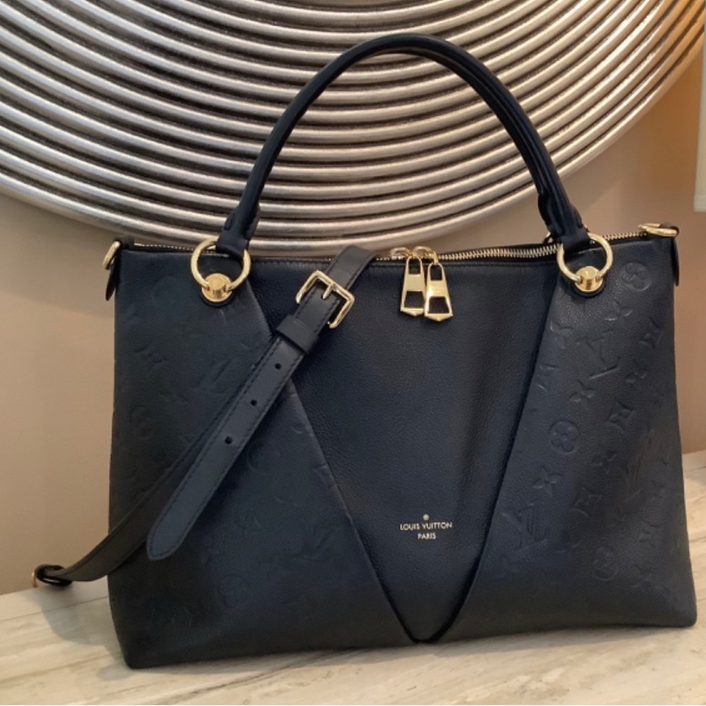 LOUIS VUITTON V Tote MM Black Leather Handbag EUC & Authentic - Picture 2 of 15